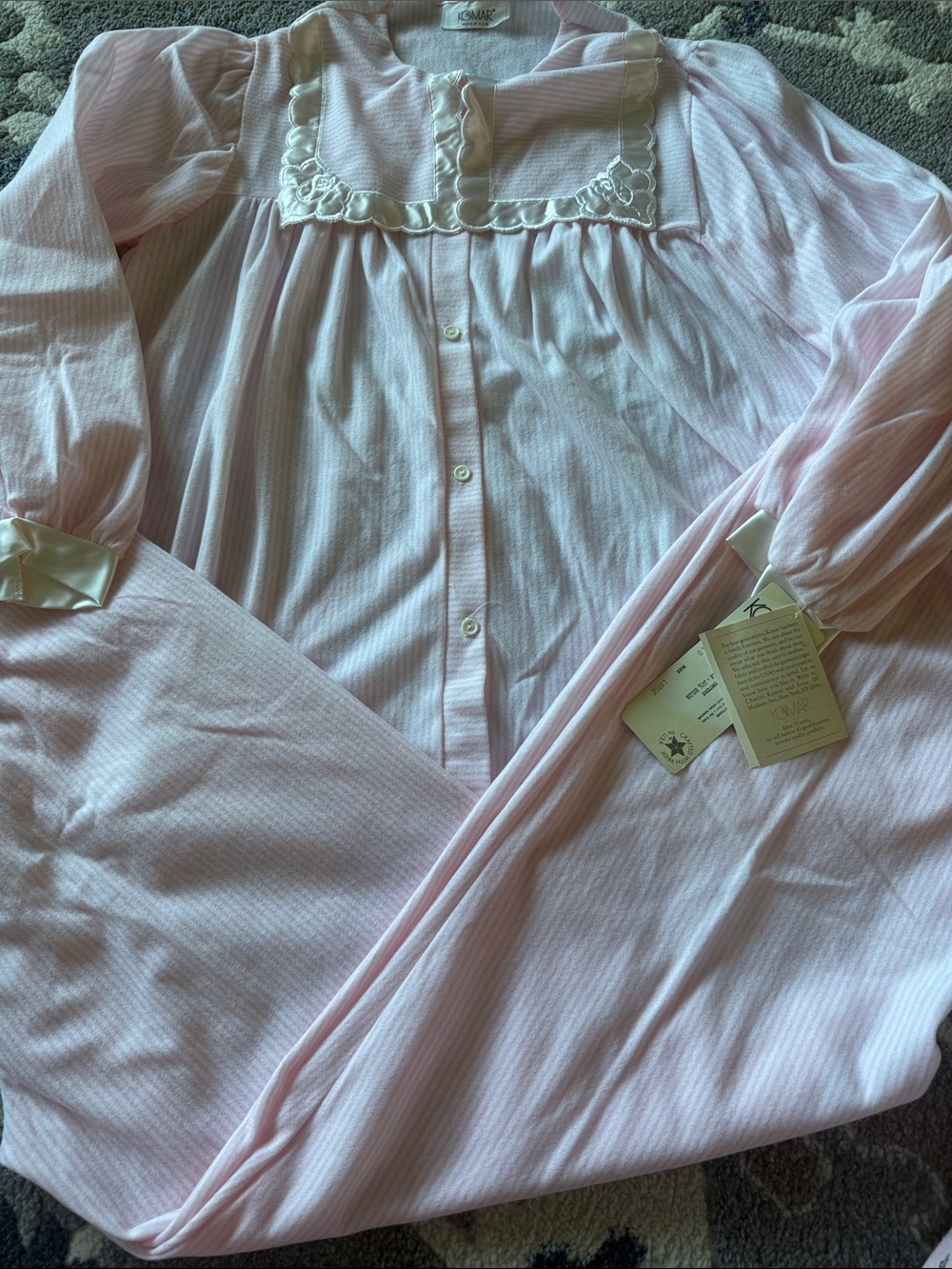 Vintage Komar made is US  Pink Long-Sleeve Women's set pajama  Lace Yoke size L